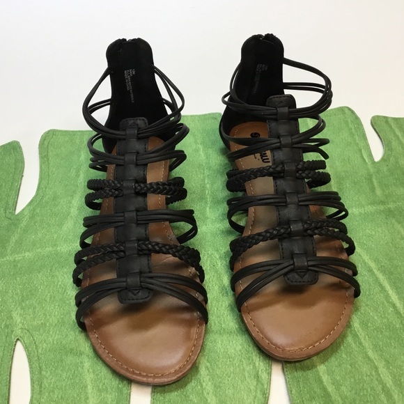 Makalu Shoes - Fun Black Sandals.  Makalu.